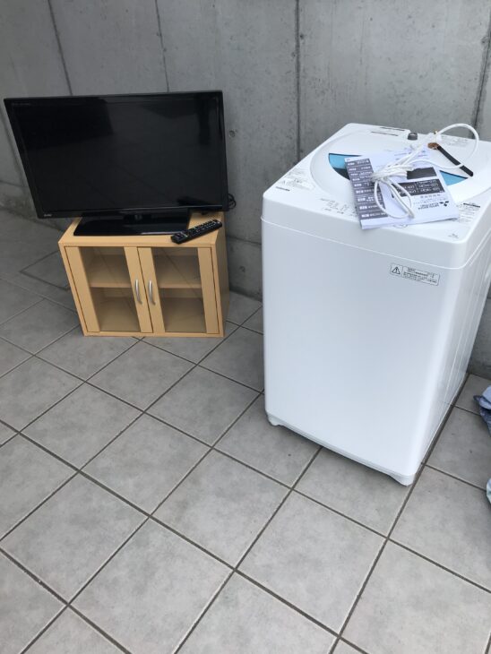 世田谷区にて液晶テレビ（三菱32インチ）の買取＋洗濯機、食器棚の片付け作業を行いました